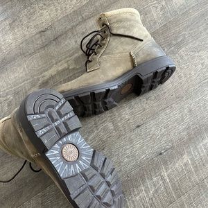 Men’s UGG work boots 9.5 New condition never worn!